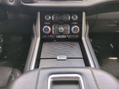 Used 2023 GMC Yukon Denali AWD/4WD image 18