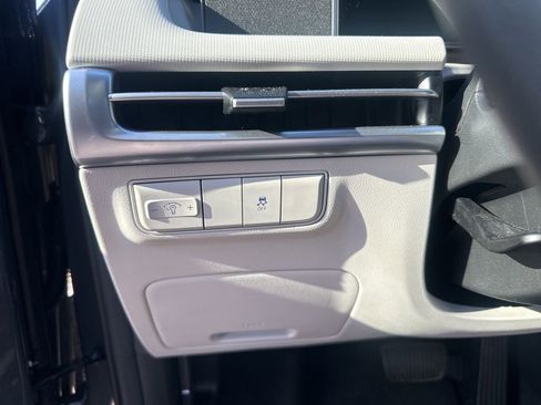 Used 2025 Hyundai Tucson SE image 28