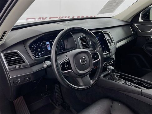 Used 2020 Volvo XC90 T6 Momentum w/ Protection Package Premier image 37