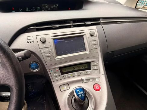 Used 2015 Toyota Prius Persona Series FWD image 13