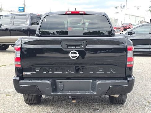 Used 2025 Nissan Frontier SV w/ SV Convenience Package RWD image 4