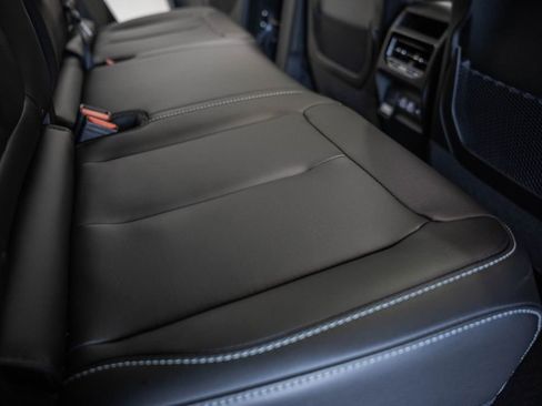 New 2025 Jeep Grand Cherokee Limited image 32