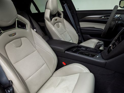 Used 2019 Cadillac CTS V w/ Carbon Fiber Package image 31