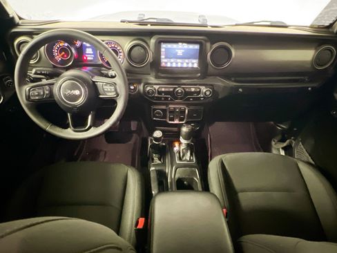 Used 2023 Jeep Wrangler Unlimited Sport image 30