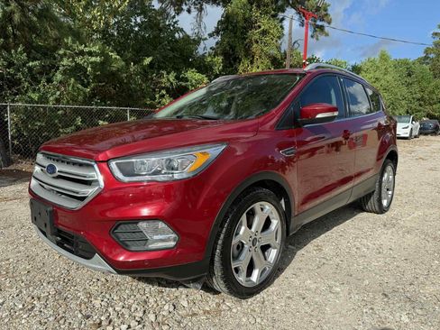 Used 2019 Ford Escape Titanium image 1