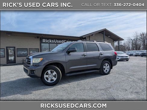 Used 2015 Toyota Sequoia SR5 w/ Premium Package image 1