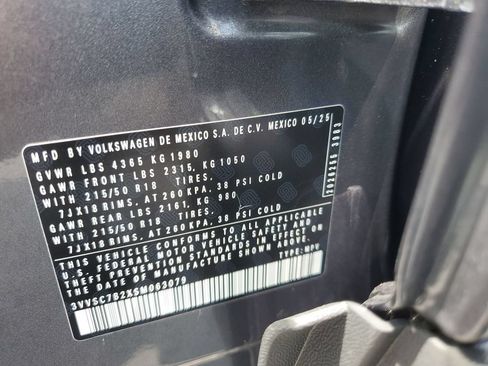 Used 2025 Volkswagen Taos SE FWD image 33
