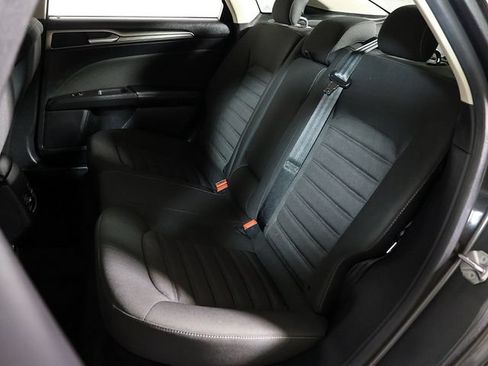 Used 2019 Ford Fusion SE FWD image 13