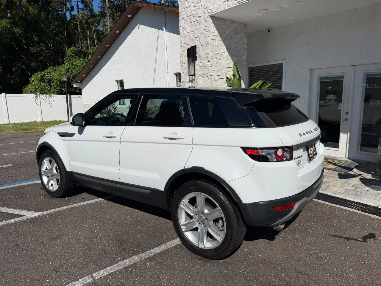 Used 2015 Land Rover Range Rover Evoque Pure Plus AWD/4WD image 10