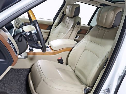 Used 2018 Land Rover Range Rover Supercharged image 28