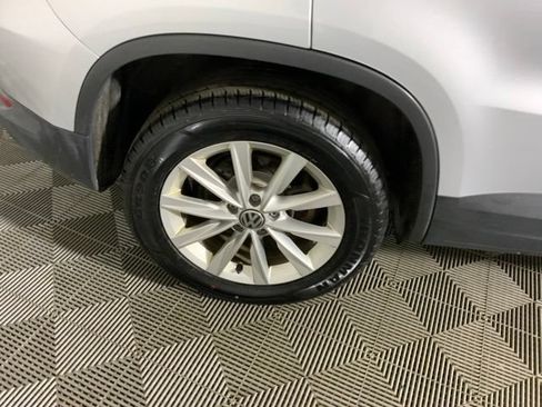 Used 2018 Volkswagen Tiguan Limited AWD/4WD image 36