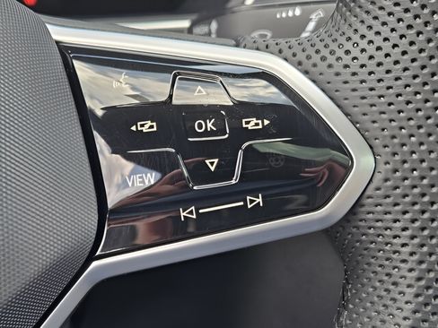 Certified 2024 Volkswagen Tiguan SE R-Line FWD image 23