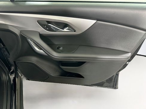 Used 2025 Chevrolet Blazer LT FWD image 30