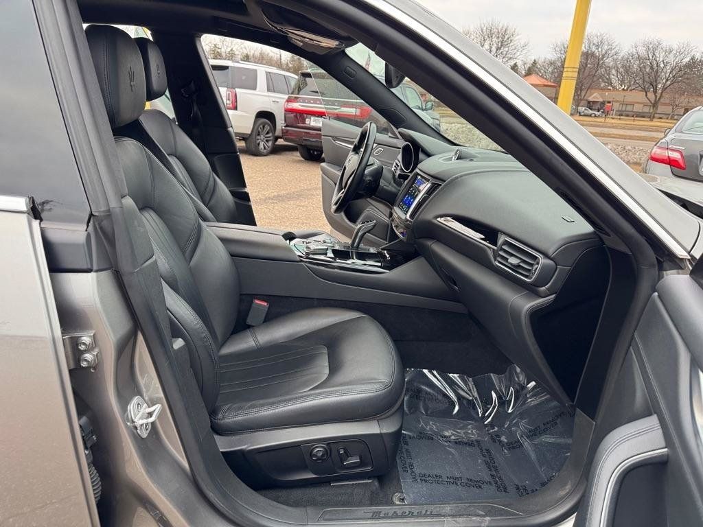 Used 2019 Maserati Levante AWD/4WD image 31