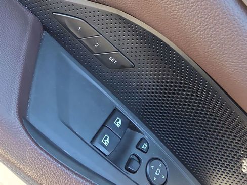 Used 2021 BMW 430i Coupe w/ Premium Package image 9