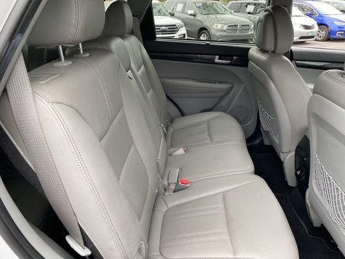 Used 2014 Kia Sorento SX w/ 3rd Row Package image 15