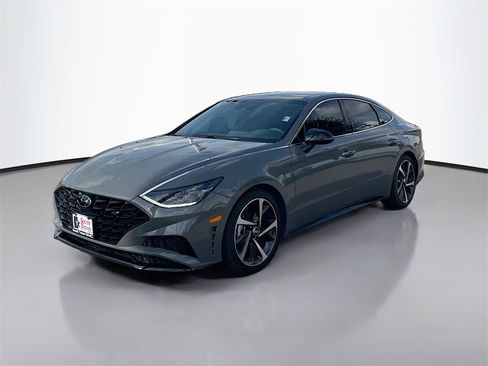 Used 2023 Hyundai Sonata SEL Plus image 3
