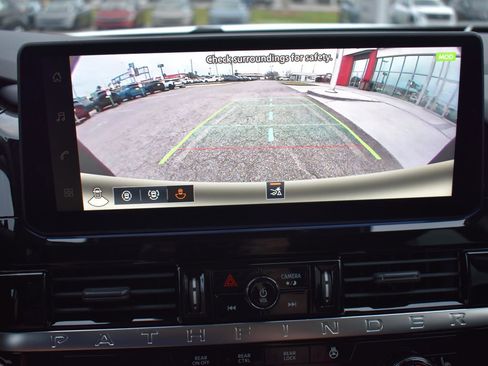 New 2026 Nissan Pathfinder SL image 40