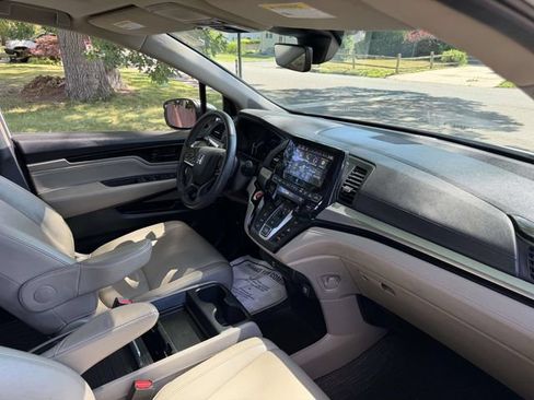 Used 2023 Honda Odyssey Touring image 13