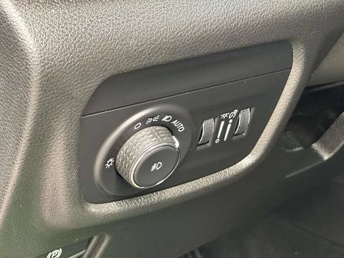 Used 2023 Jeep Grand Cherokee L Limited w/ Black Appearance Package AWD/4WD image 11