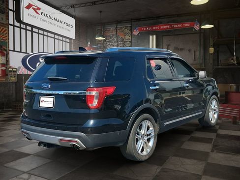Used 2017 Ford Explorer Limited w/ Equipment Group 301A FWD image 6
