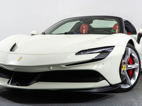 Certified 2025 Ferrari SF90 Spider Base image 1