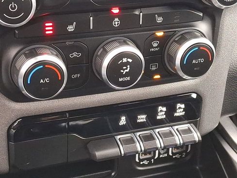 Used 2023 RAM 1500 Big Horn AWD/4WD image 19