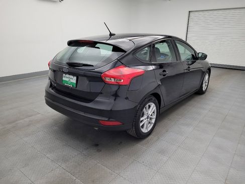 Used 2017 Ford Focus SE w/ Cold Weather Package image 9