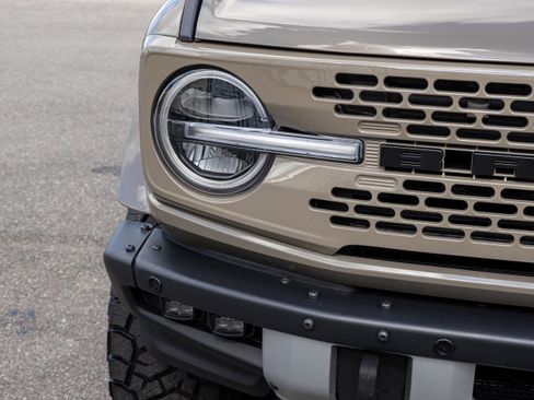 Used 2025 Ford Bronco Outer Banks AWD/4WD image 9