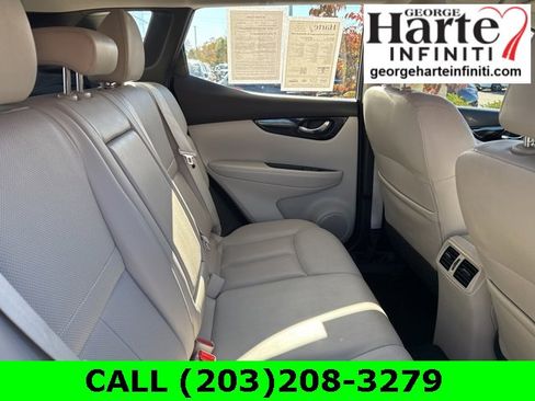 Used 2022 Nissan Rogue Sport SL w/ Premium Package image 13