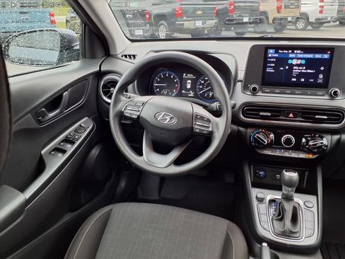 Used 2022 Hyundai Kona SEL image 12