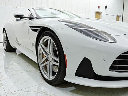 Used 2026 Aston Martin DB12 Convertible RWD image 26