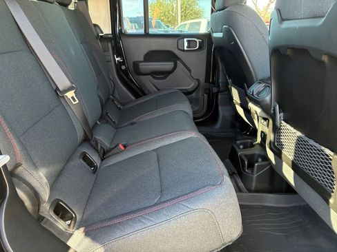 New 2025 Jeep Gladiator Rubicon w/ Convenience Group image 5