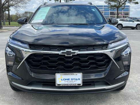 Certified 2024 Chevrolet Trax LT w/ Driver Confidence Package image 5