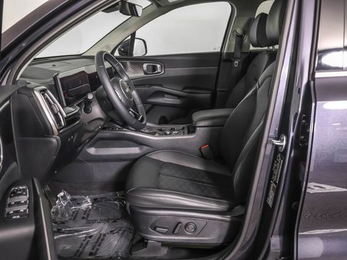 Used 2025 Kia Sorento EX image 7