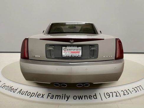 Used 2005 Cadillac XLR RWD image 6