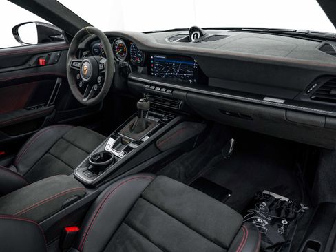 Certified 2023 Porsche 911 GT3 RS RWD image 18