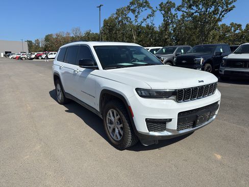 Used 2021 Jeep Grand Cherokee L Limited AWD/4WD image 3