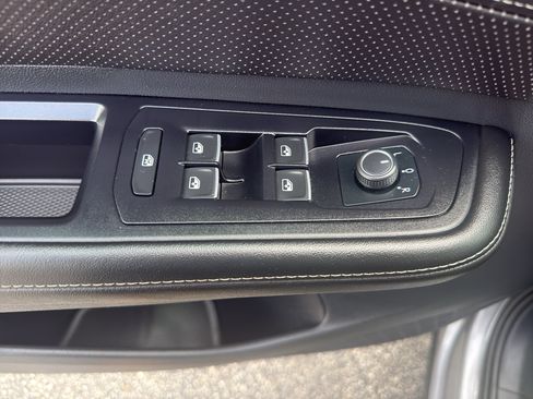 Used 2024 Volkswagen Atlas SE AWD/4WD image 13
