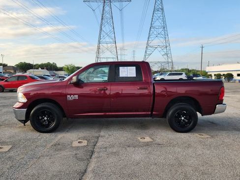 Used 2021 RAM 1500 Classic SLT AWD/4WD image 4