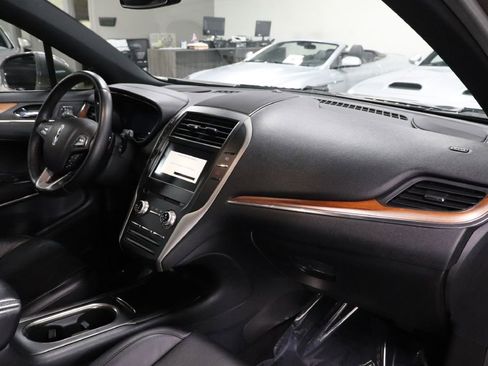 Used 2017 Lincoln MKC Reserve image 25