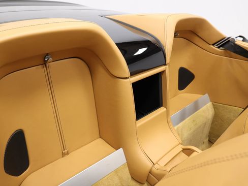 Used 2012 Aston Martin V8 Vantage V8 Convertible 2D image 64