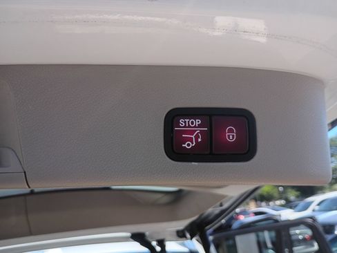 Used 2014 Mercedes-Benz GL 450 4MATIC image 22