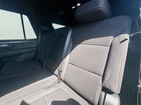 Used 2025 Chevrolet Tahoe LS RWD image 14