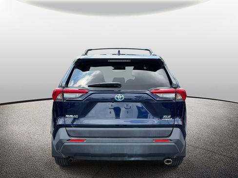 Used 2019 Toyota RAV4 XLE w/ Convenience Package AWD/4WD image 4