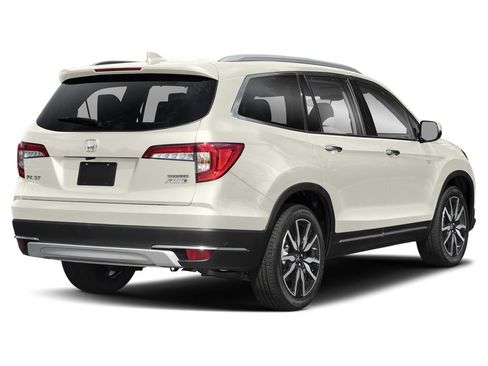 Used 2019 Honda Pilot Touring image 3