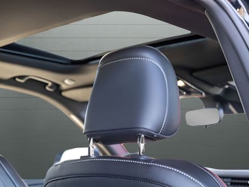 Used 2023 Jeep Grand Cherokee Altitude AWD/4WD image 61