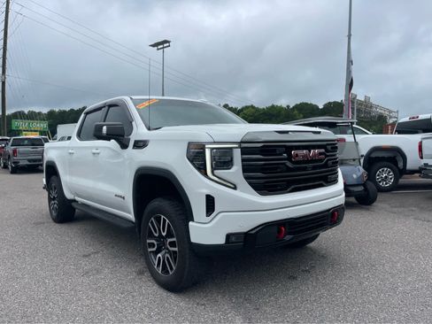 Used 2023 GMC Sierra 1500 AT4 w/ AT4 Premium Package AWD/4WD image 3