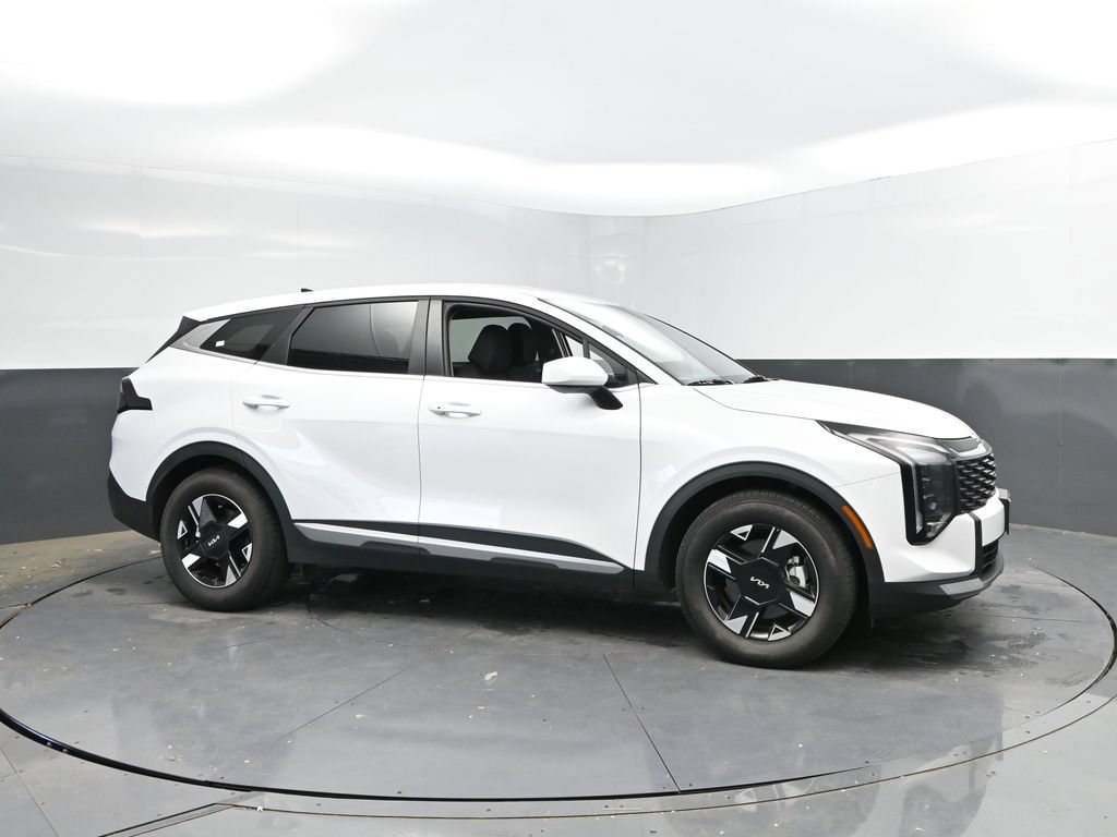 Used 2026 Kia Sportage LX FWD image 3