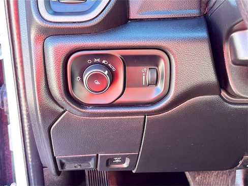 Used 2024 RAM 2500 Tradesman w/ Chrome Appearance Group image 10